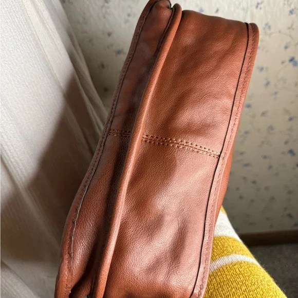 FRYE NWT Madison crossbody purse bag in cognac brown leather gold hardware - Picture 8 of 8